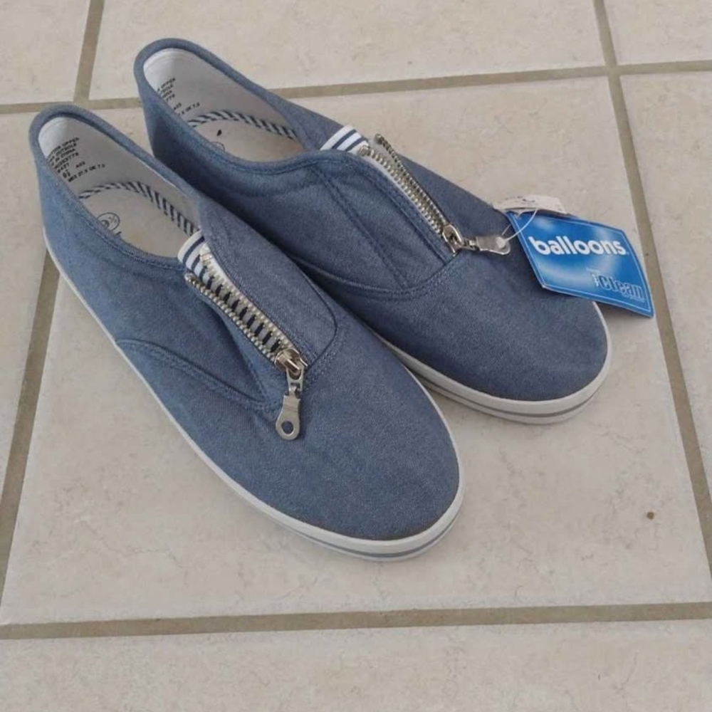 Balloons Men's Slip-On Canvas Sneakers with Front Zip - Blue